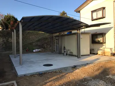 大型のカーポート・ミニハウス設置