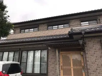 珍しい高級な三州山倉銀富士和型瓦に交換