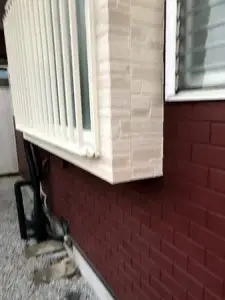 崩れ始めた出窓周辺の外壁を下地からやり直し施工