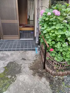 日常の動作を助けるために手すり取付け