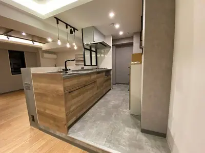 フルリノベーションでシンプル&クールな空間に