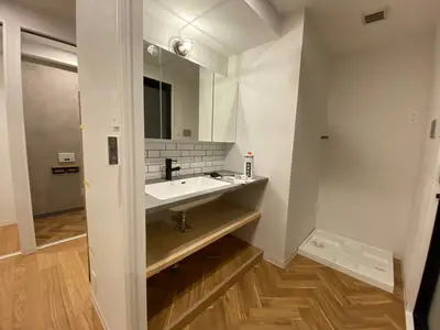 フルリノベーションでシンプル＆クールな空間に