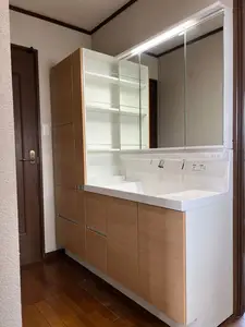 収納たっぷりの洗面台・雰囲気をチェンジしたトイレ