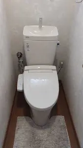 長年使用のトイレをシャワートイレに取り換え