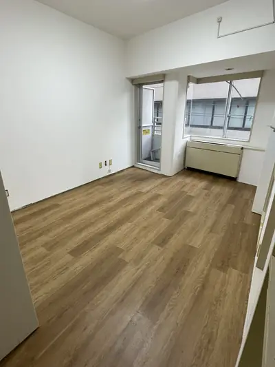 賃貸マンション・フロアタイル施工（上張り）