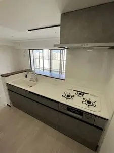 狭く感じるキッチンを流行りのオープンカウンターキッチンへ