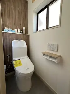 太陽の差し込むサンルームで快適なお洗濯