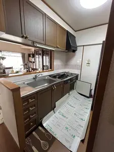 木目調を基調としたオシャレなキッチン