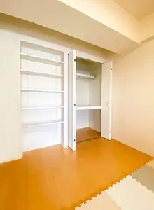 間仕切壁とクローゼット新設で空間を有効活用