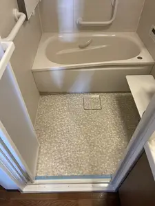 浴室の段差解消、手すりを考えた介護リフォーム