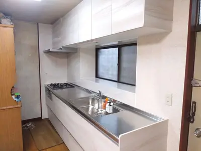 明るくて使いやすいキッチンにしたいというご希望