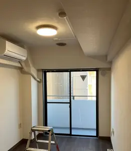 シックな色合いへ