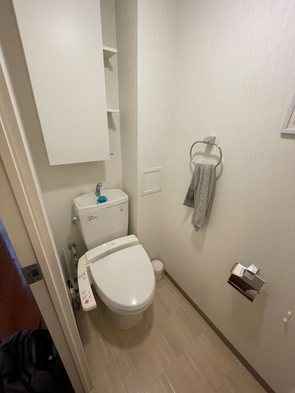 ブルーのアクセント！トイレリフォーム