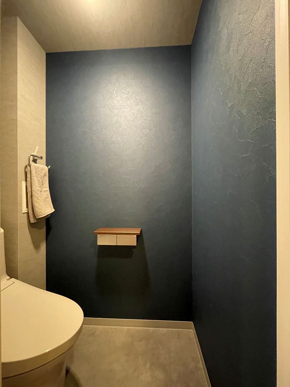 ブルーのアクセント！トイレリフォーム