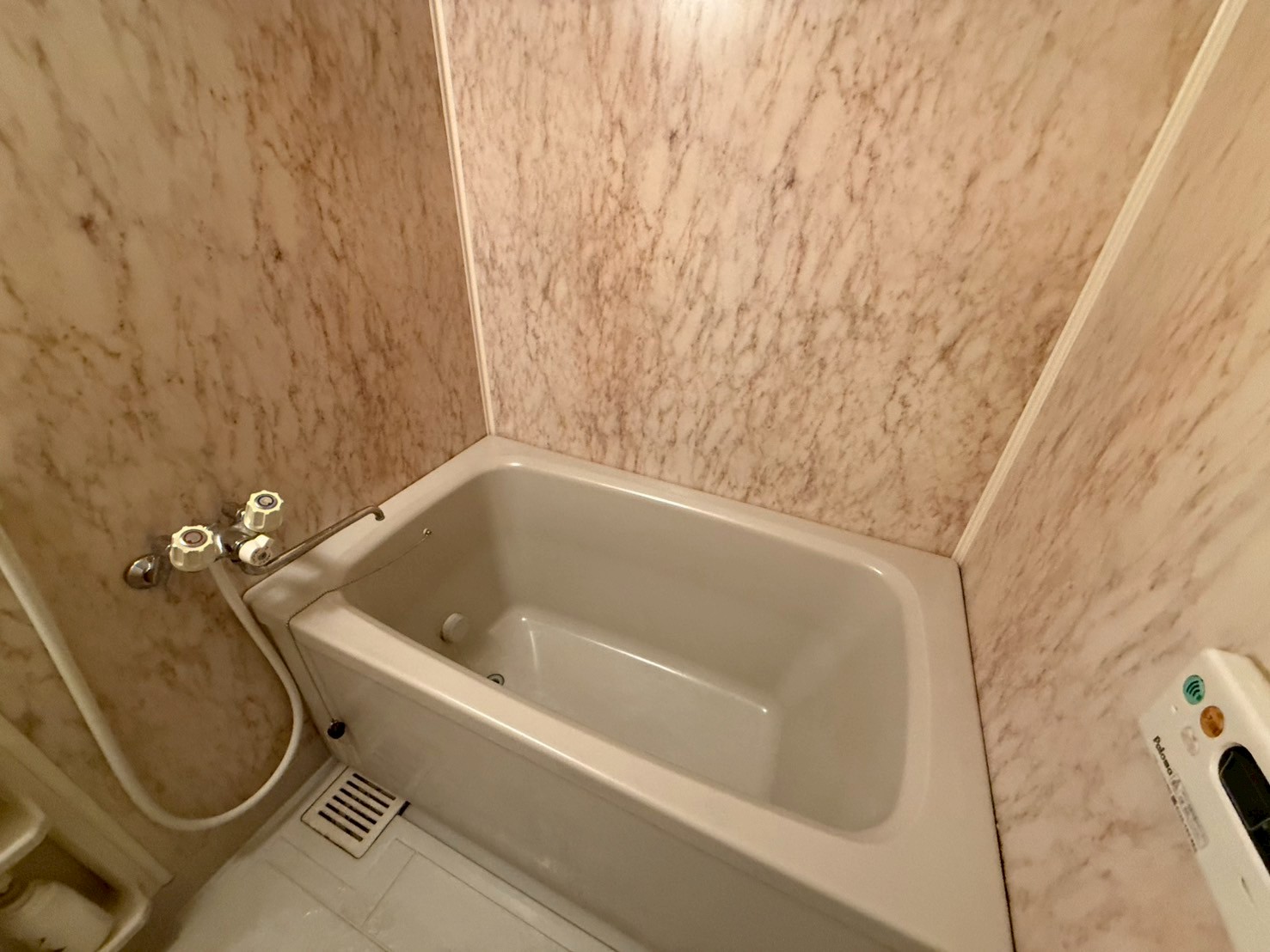 ベージュ調のお風呂