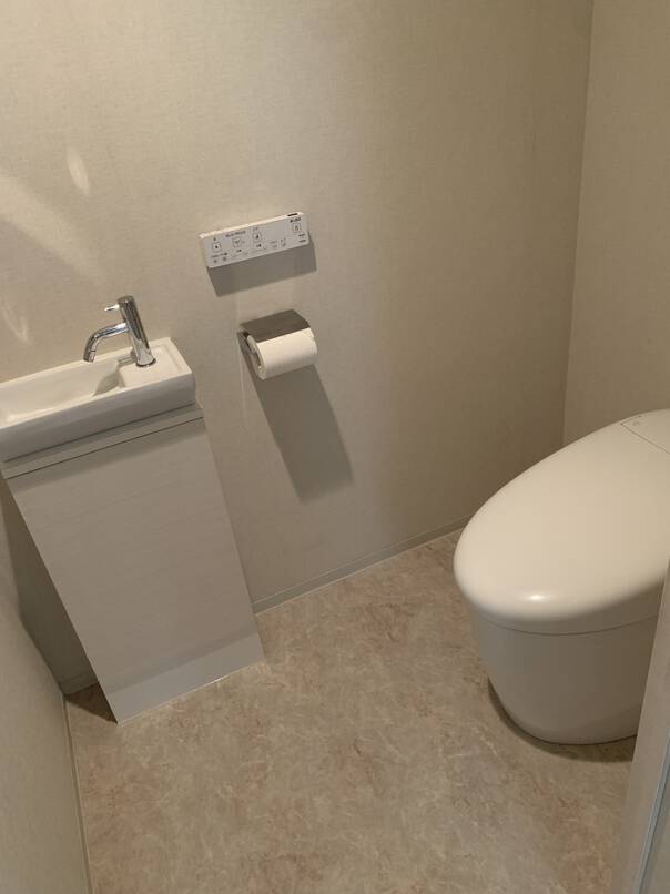 トイレ交換+内装工事