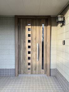 玄関ドアリフォーム工事