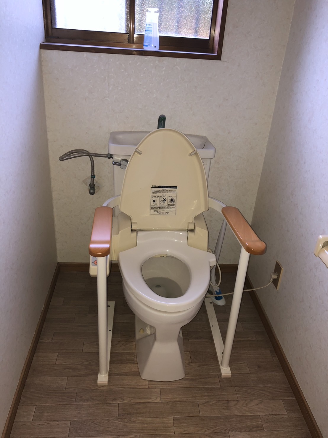 落ち着いた雰囲気のトイレへ