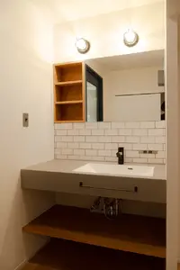 キッチンと海をイメージしたマンションリノベーション