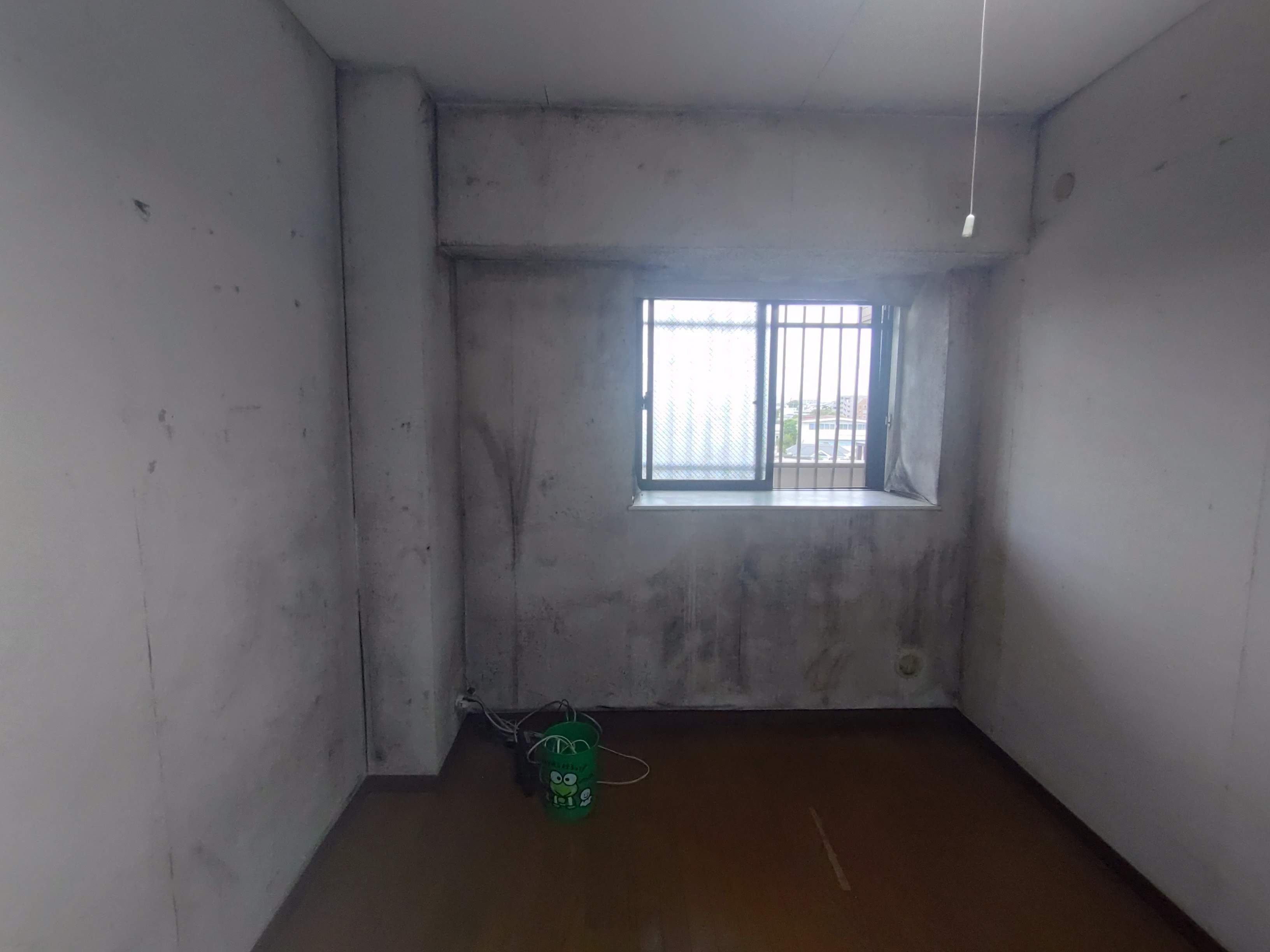 長年の使用でカビが生えた部屋のリフォーム