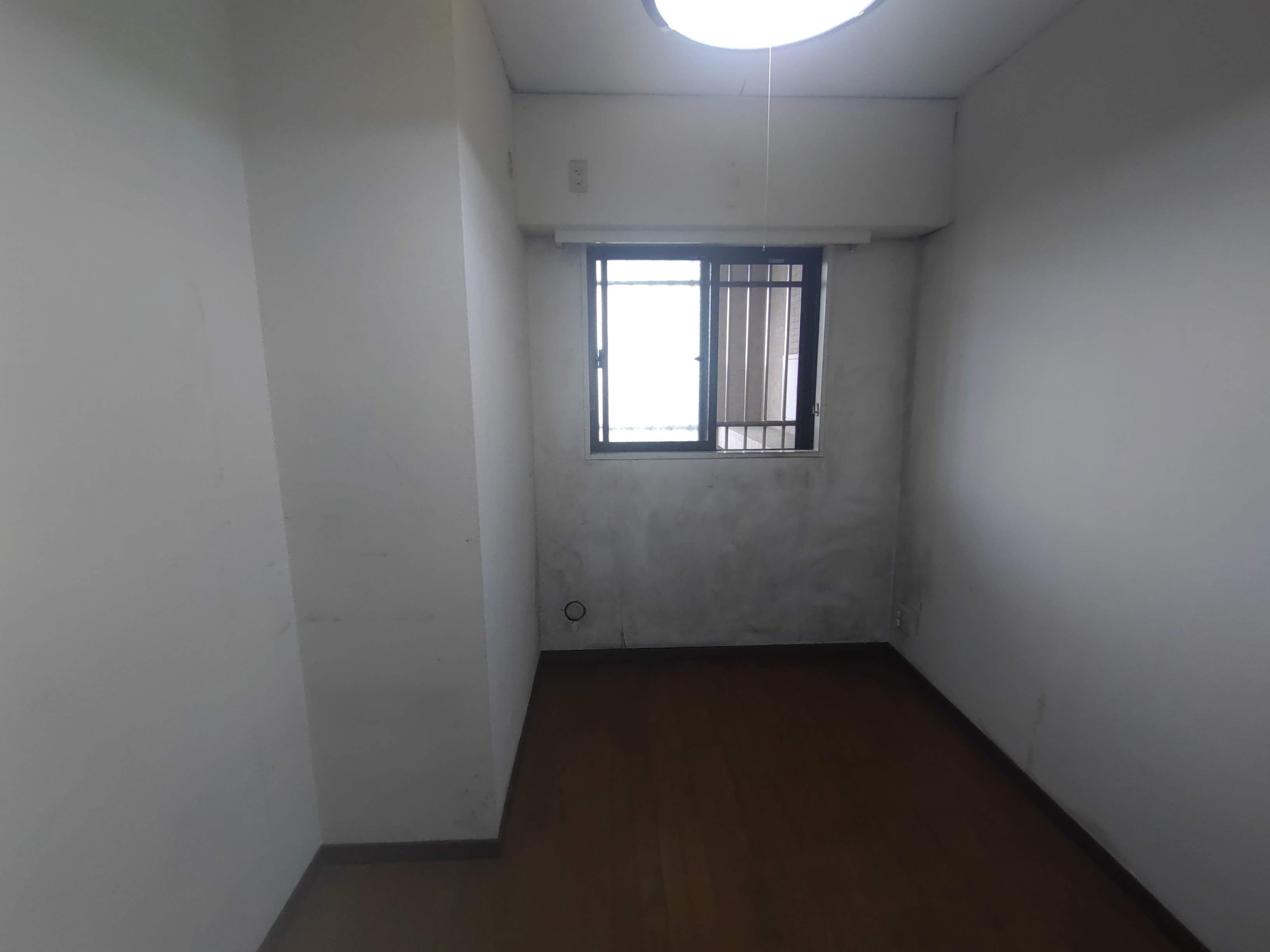 長年の使用でカビが生えた部屋のリフォーム