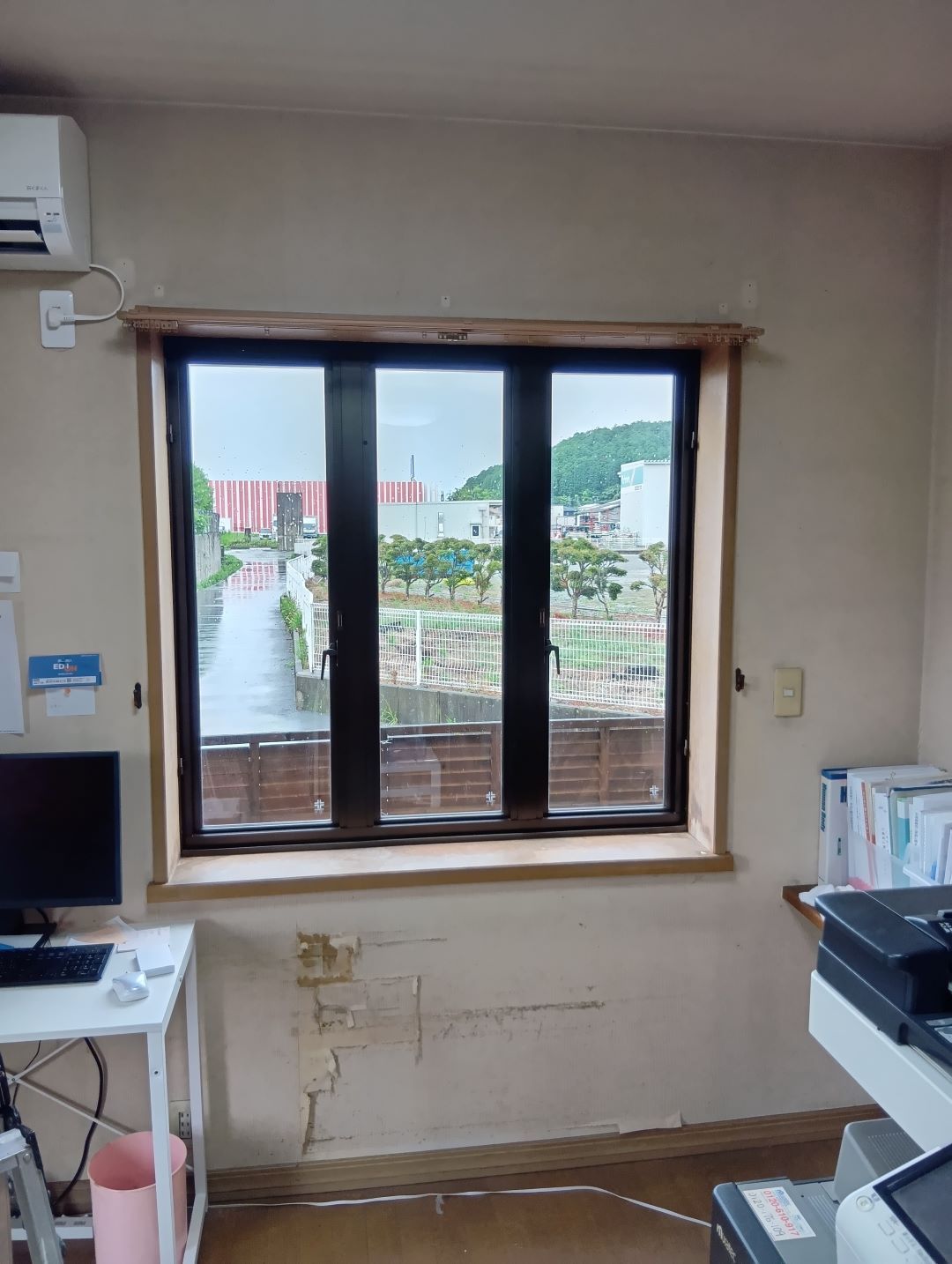 リビングの出窓。内窓取付で断熱性能が大きく変わります！