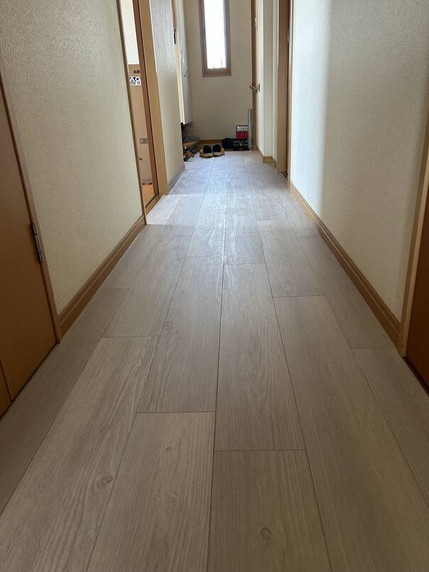 重ね張り工法で床フローリングを美しく