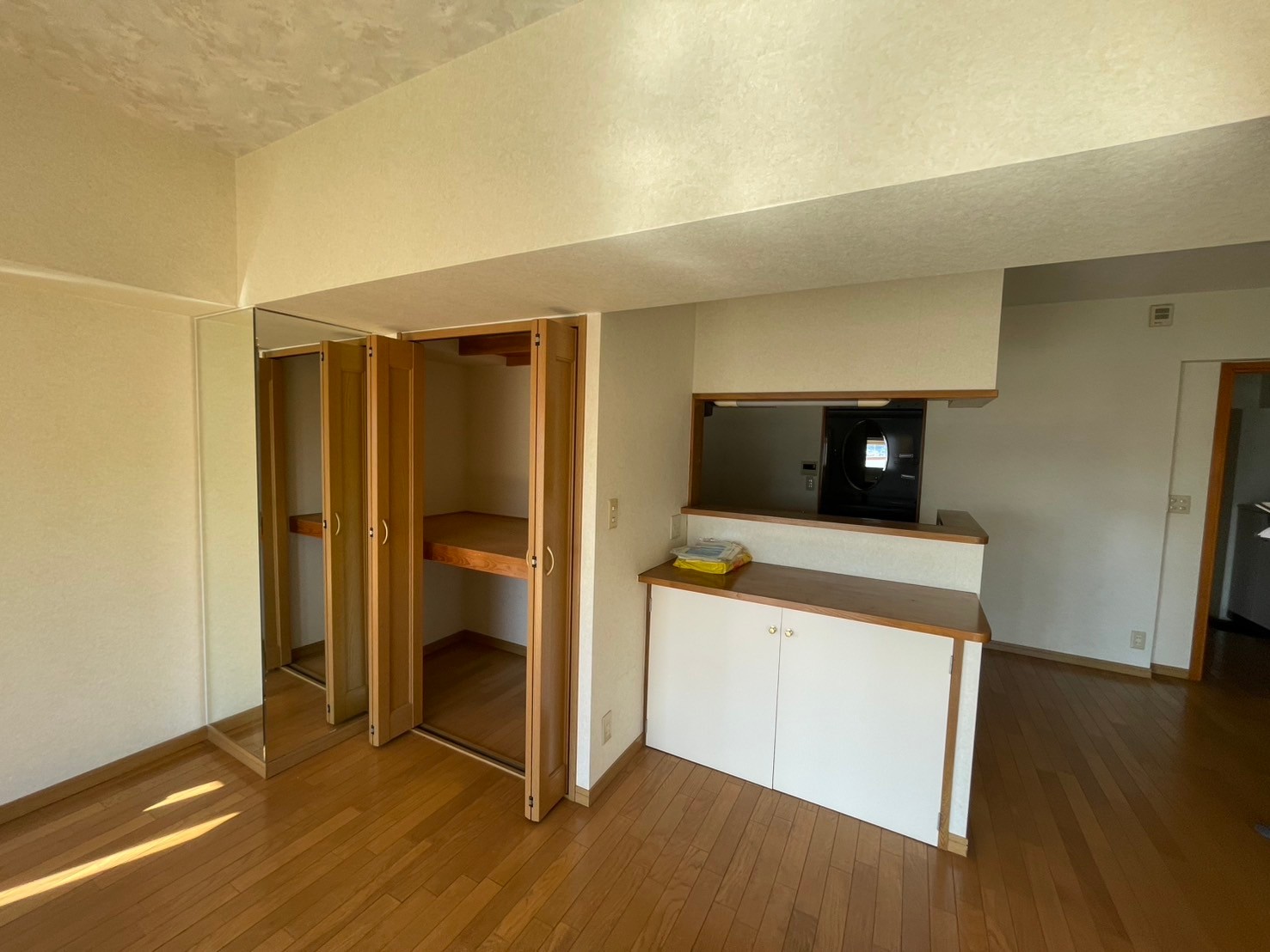 海が目の前にある逗子のマンションの内装リフォームを行いました