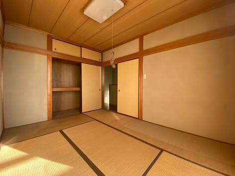 小田原の海の目の前にある戸建ての6帖和室を洋室にリフォーム