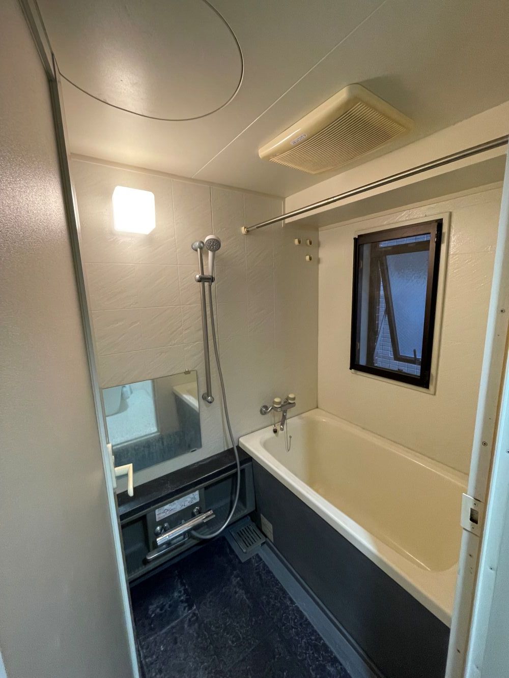 清潔感のある白を基調としたお風呂にリフォーム