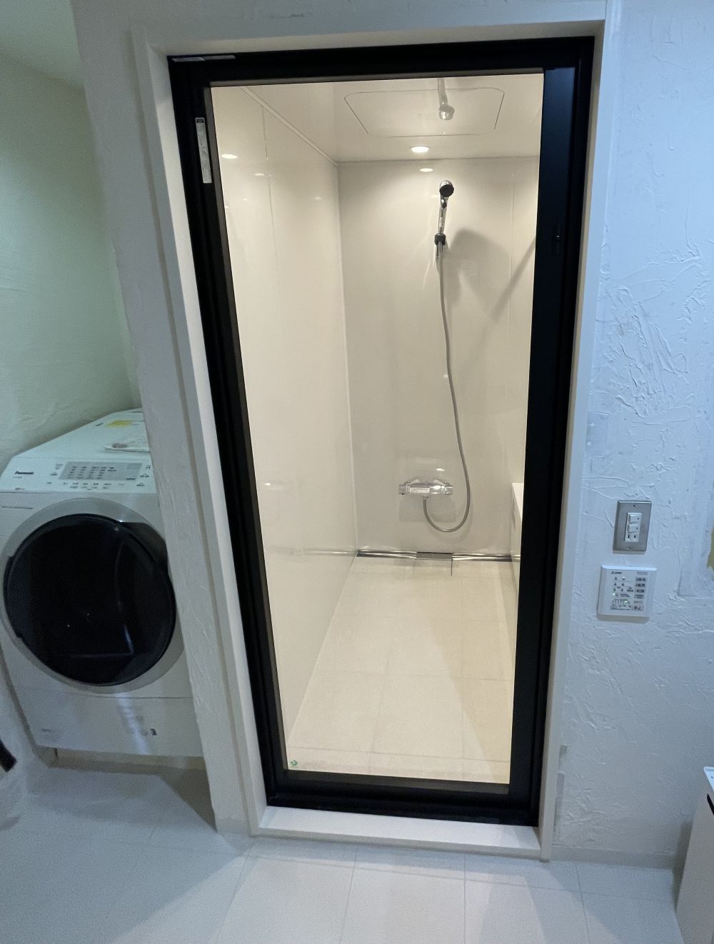 清潔感のある白を基調としたお風呂にリフォーム