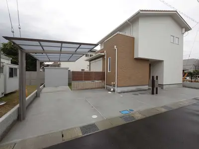 物置、人工芝、テラスタイルを施工した新築工事