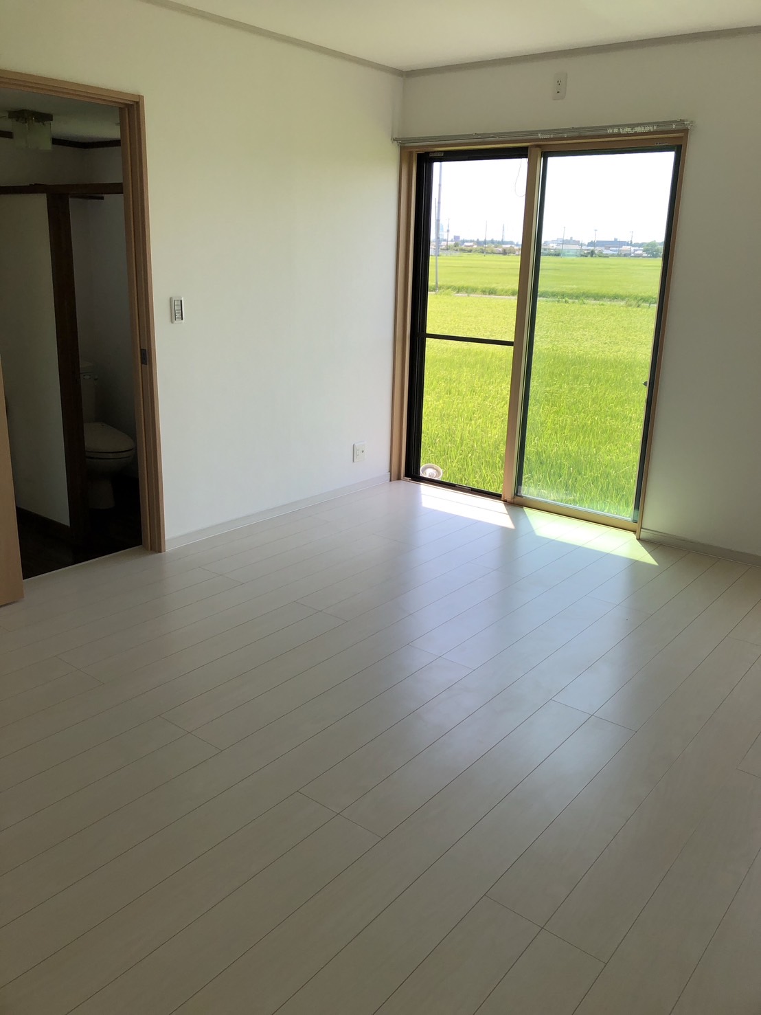 店舗だった内装を、洋室と収納へ