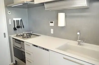 洗練されたグレートーンのクールなお住まいに