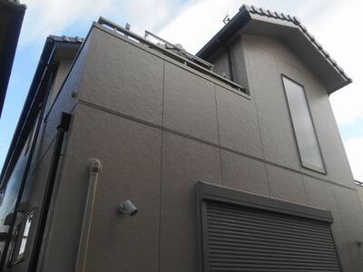 カルセラで外壁が重厚感ある大人の雰囲気に