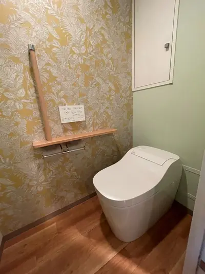 シンプルなトイレからイメージチェンジ！トイレリフォーム