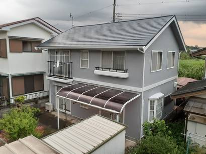 落ち着いた配色で高級感のある仕上がりに