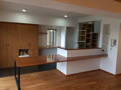 無垢材と漆喰で作る、心地よい空間への間取り変更