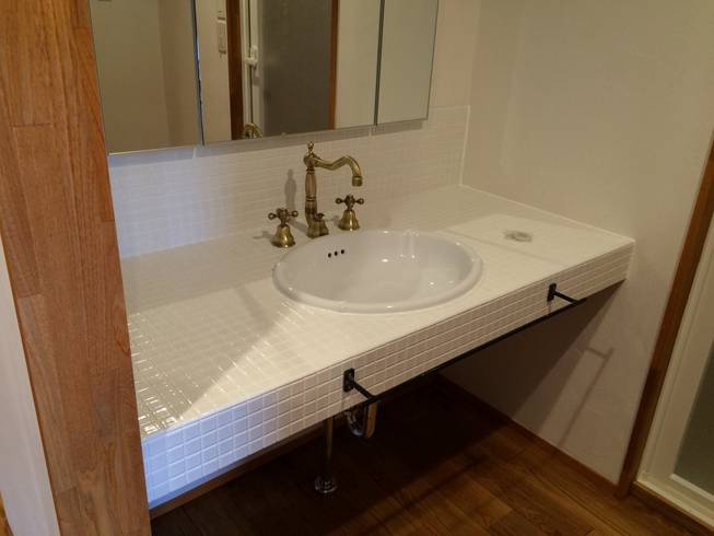 無垢材と漆喰で作る、心地よい空間への間取り変更