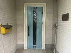 既存の額縁を活かした玄関ドアリフォーム