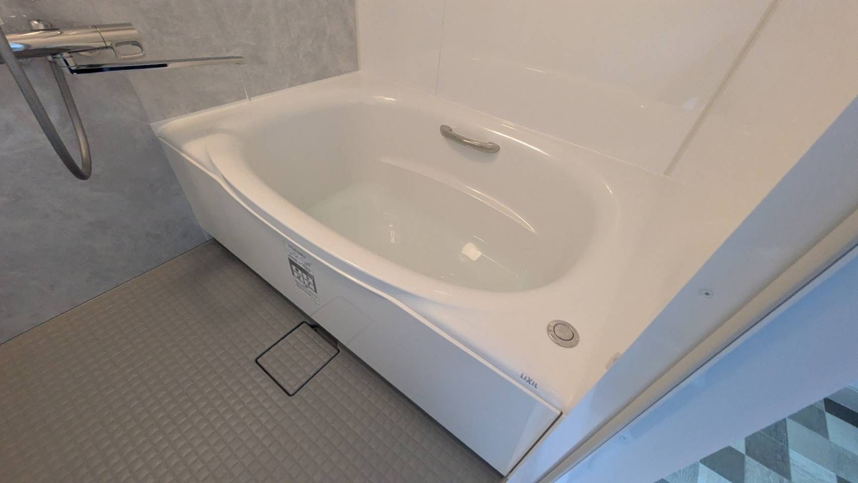 タイルの浴室から綺麗な明るいユニットバスへリフォーム