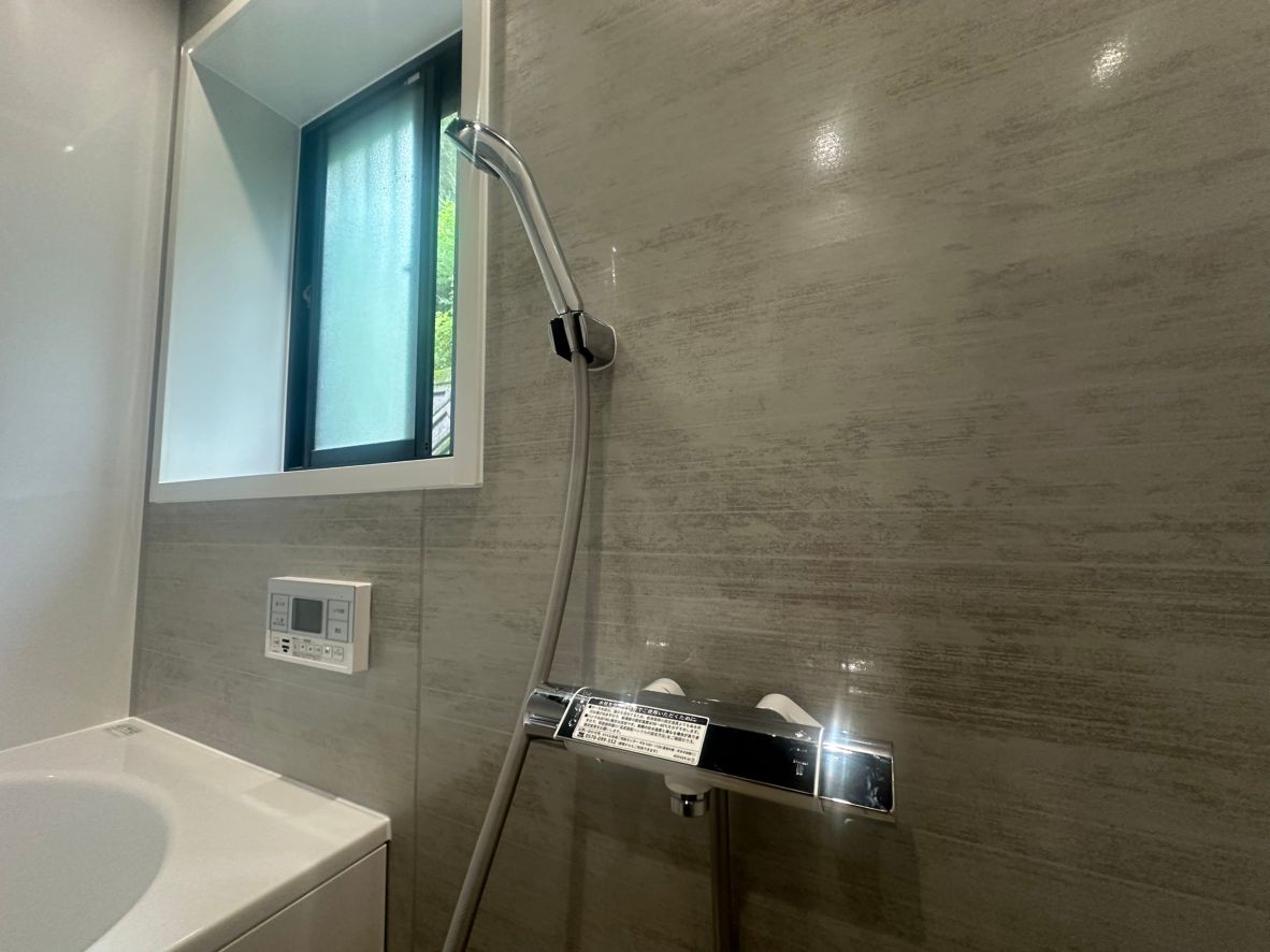 人工大理石の浴槽、デザインにもこだわった浴室リフォーム