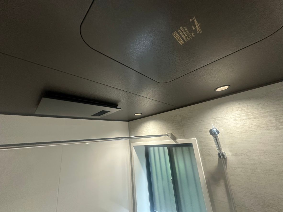 人工大理石の浴槽、デザインにもこだわった浴室リフォーム