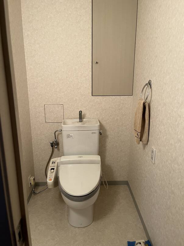 TOTOピンク・グレー色基調　浴室ジャグジー付・エコトイレ