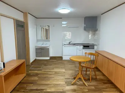 店舗を居室兼ガレージにリフォーム