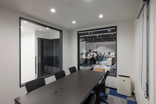 2世帯住宅を事務所仕様にリノベーション