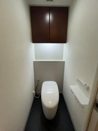 見えない工夫でスタイリッシュな空間へ　トイレリフォーム