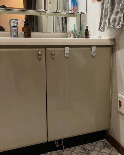 洗面所とトイレの壁紙をリンクさせオシャレな空間に