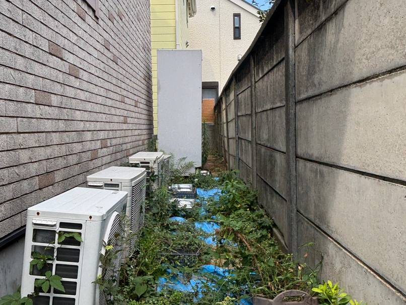 砂利敷と外階段の修繕