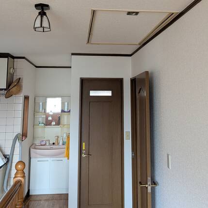 老朽化に伴う壁紙張り替え